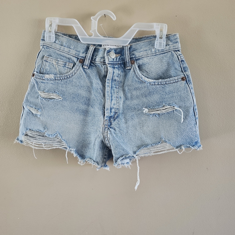 NWOT ZARA DENIM SHORTS SIZE 2